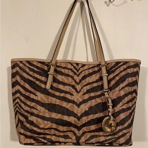MICHAEL KORS Jet Set Small Travel Tote Brown Signature Tiger  Stripe PVC